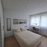 Interior de piso turístico en Cantabria, preparado para el alquiler