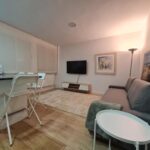 Interior de piso turístico en Cantabria, preparado para el alquiler