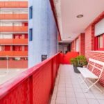 Interior de piso turístico en Cantabria, preparado para el alquiler