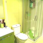 Interior de piso turístico en Cantabria, preparado para el alquiler