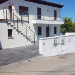 Exterior de piso turístico en Cantabria, preparado para el alquiler