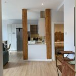 Interior de piso turístico en Cantabria, preparado para el alquiler