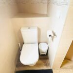 Interior de piso turístico en Cantabria, preparado para el alquiler