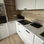 Interior de piso turístico en Cantabria, preparado para el alquiler