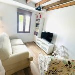 Interior de piso turístico en Cantabria, preparado para el alquiler
