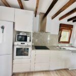 Interior de piso turístico en Cantabria, preparado para el alquiler