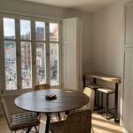 Interior de piso turístico en Cantabria, preparado para el alquiler